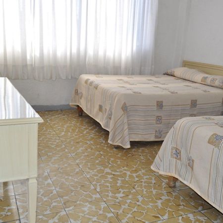Hotel Viena Irapuato Bagian luar foto