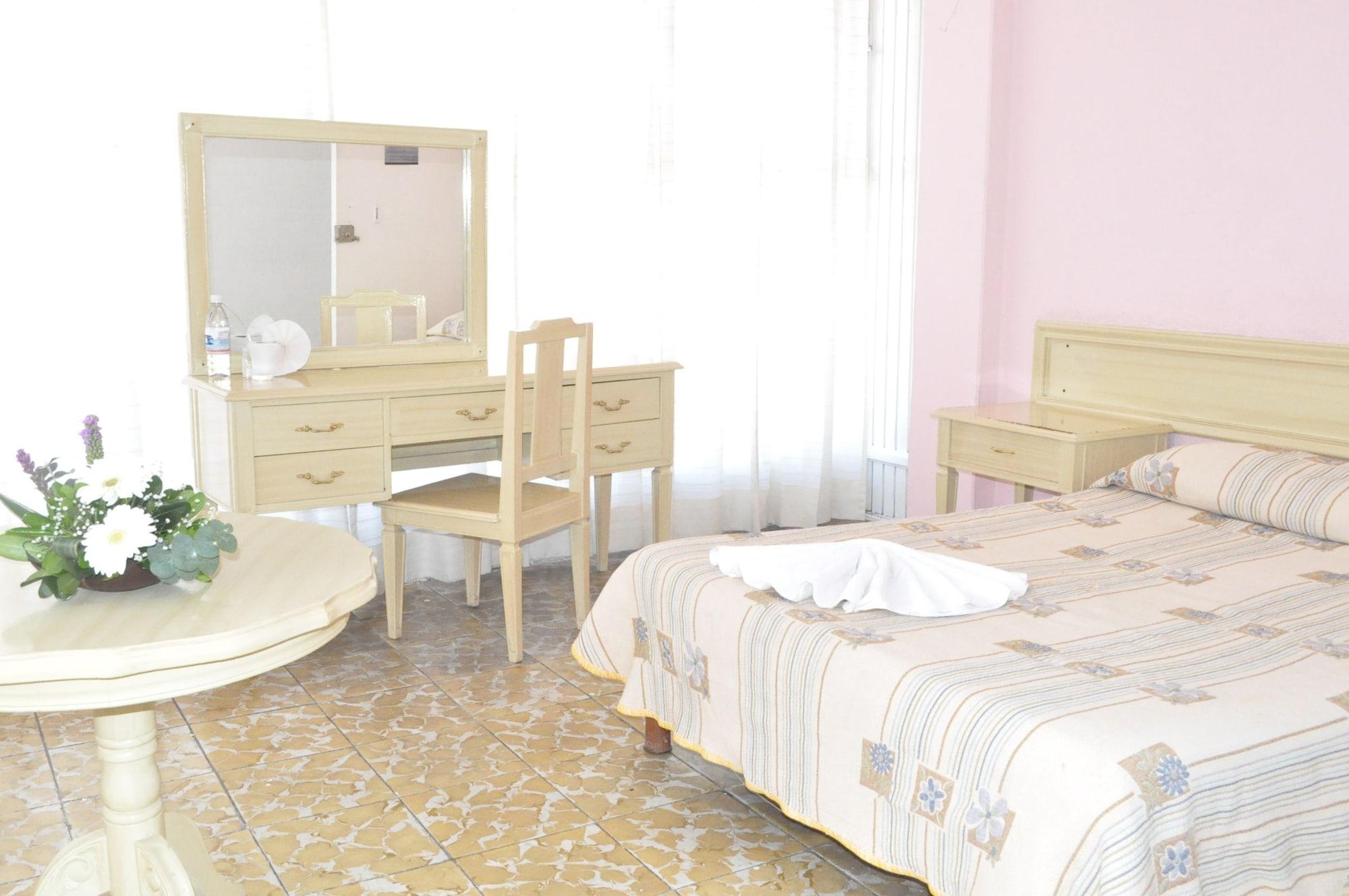 Hotel Viena Irapuato Bagian luar foto