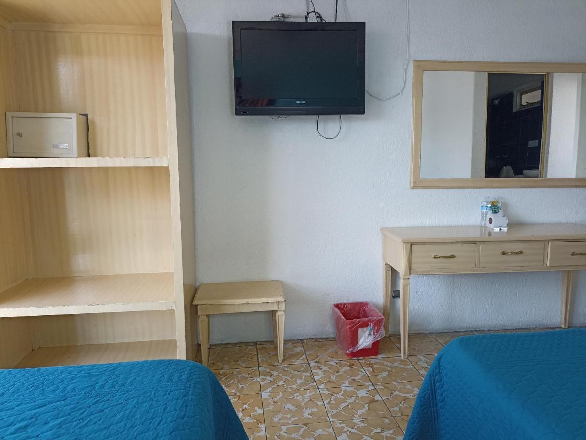 Hotel Viena Irapuato Bagian luar foto