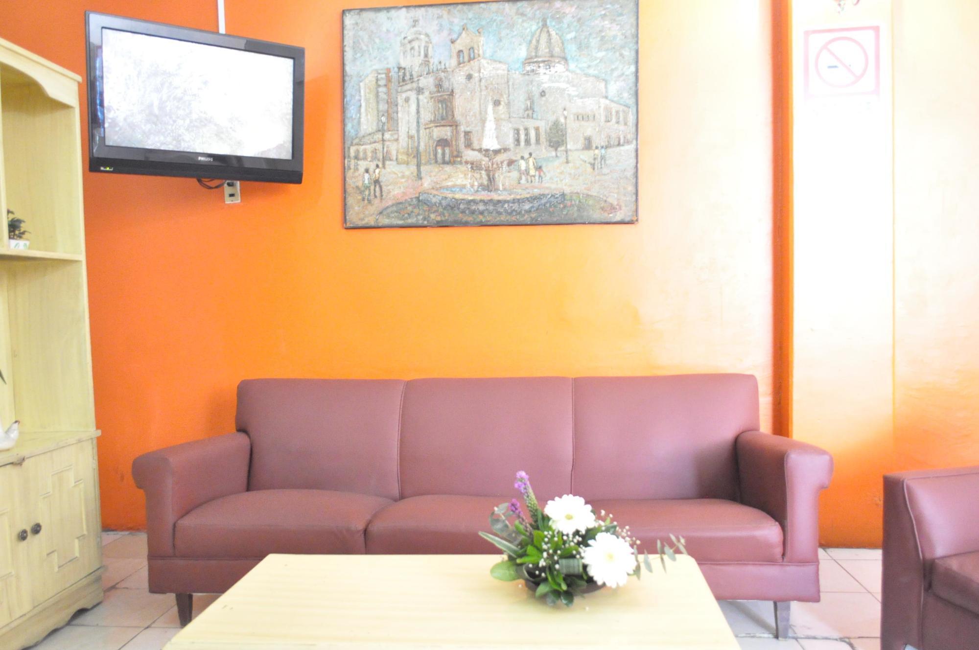Hotel Viena Irapuato Bagian luar foto